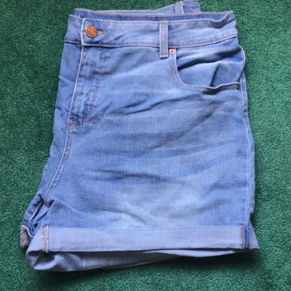 Light wash Denim shorts! Size 18 by Time and Tru - Picture 5 of 7